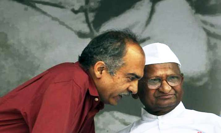 hazare attacks bhushan s kashmir remark says i m ready to