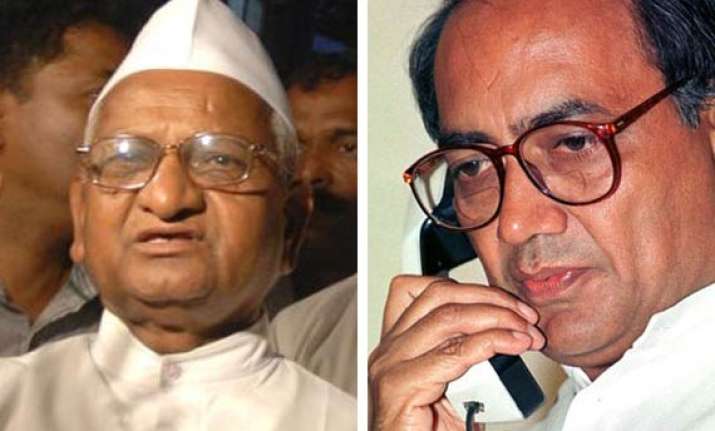hazare dares digvijay to use bullets