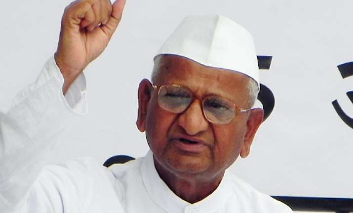 hazare renews demand for withdrawing govt s lokpal bill