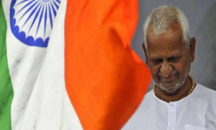 hazare s fast enters 11th day doctors says he seems healthy