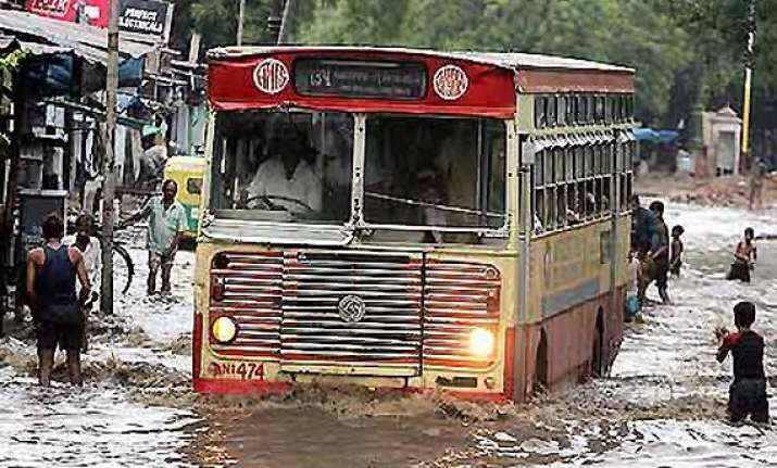 heavy rains lash gujarat 2 000 people evacuated in bharuch