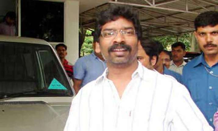 hemant soren finds it tough to assemble his cabinet