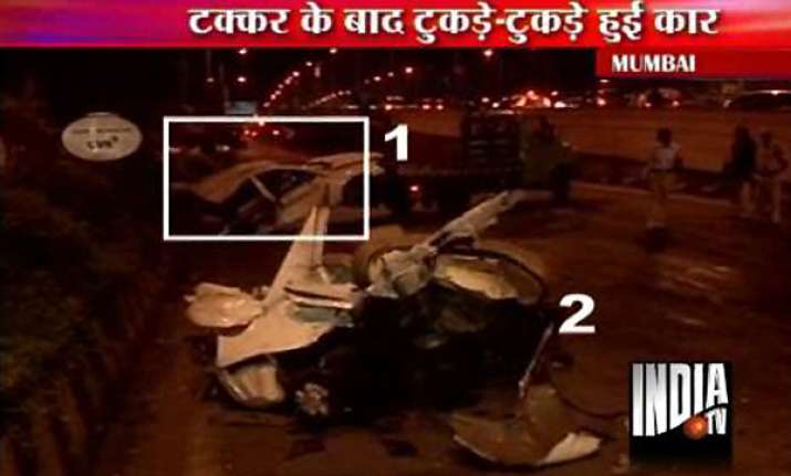 hyundai sonata car at 150 kmph hits divider breaks into two