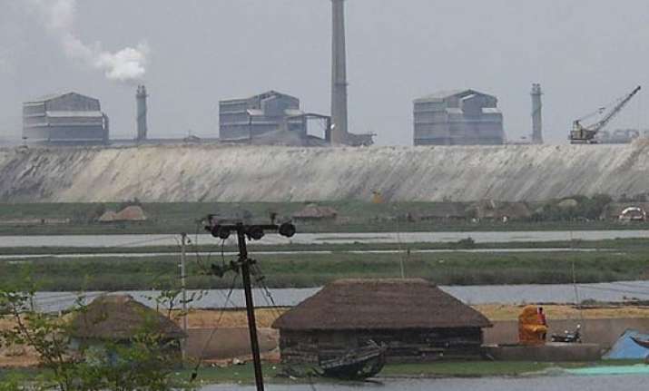 27 injured in collapse at iffco plant