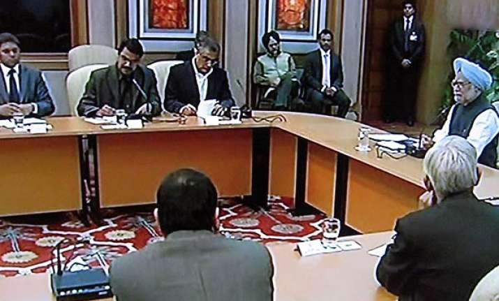 i am not a lameduck pm says manmohan singh