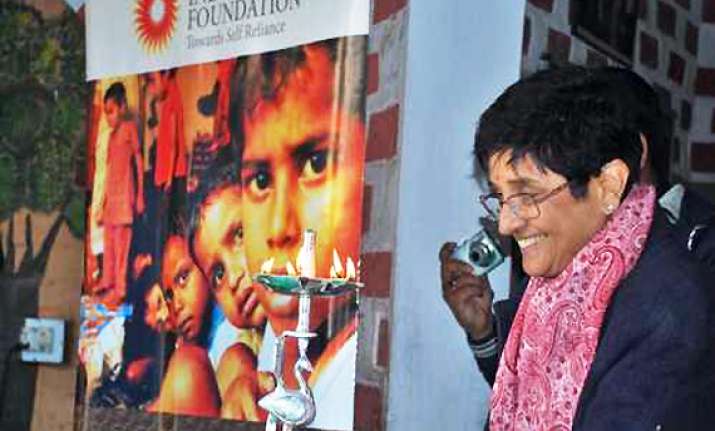 i t dept sends notices to two ngos of kiran bedi