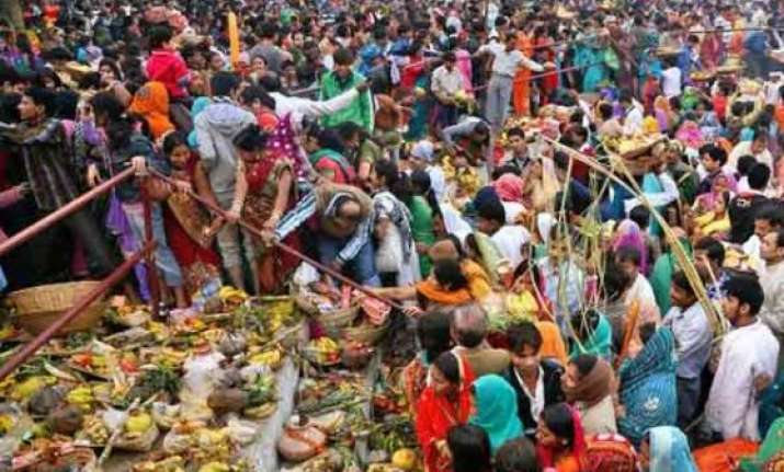 chhath puja concludes with morning arghya