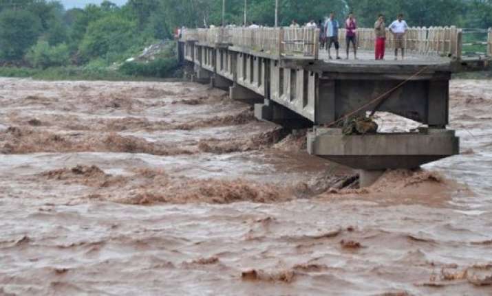 j k govt to provide seeds fertilisers to flood hit farmers