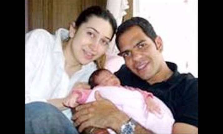 karisma kapoor gives birth to baby boy