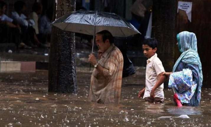 heavy rains kill 18 in uttar pradesh
