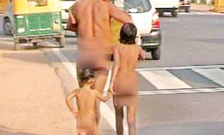 shame ex bsf constable with kids marches nude on rajpath