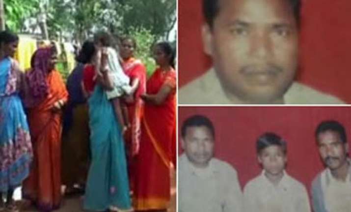 maoists free abducted chhattisgarh cops