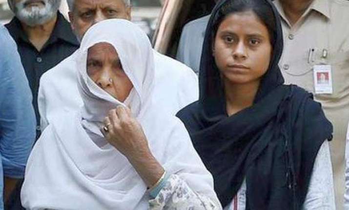 don t discriminate against minorities in registering fir
