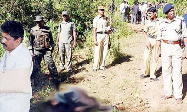 5 killed maoists blow up ambulance in orissa
