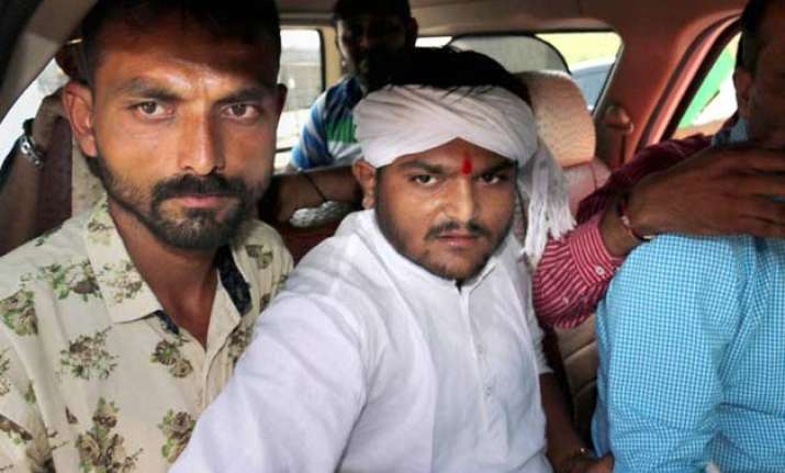 police to file fir against hardik patel for insulting
