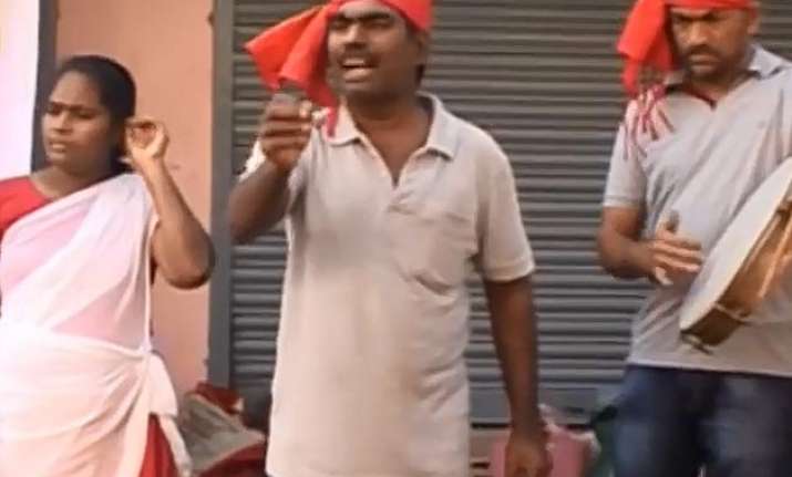tamil singer kovan detained for penning derogatory lyrics
