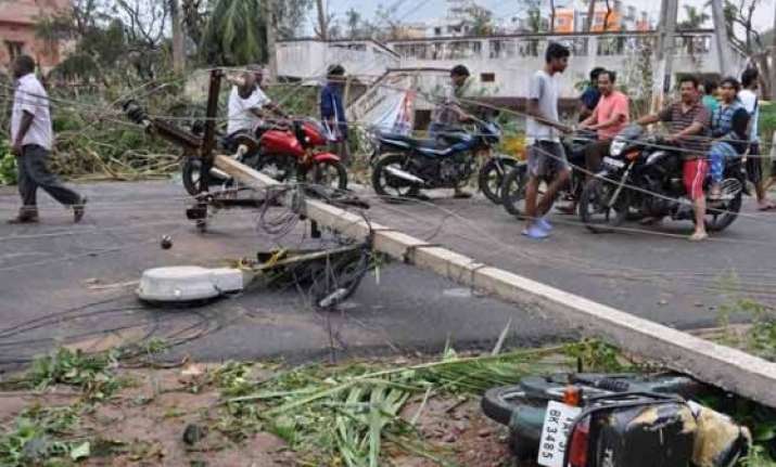 efforts on to restore water power supply in cyclone hit