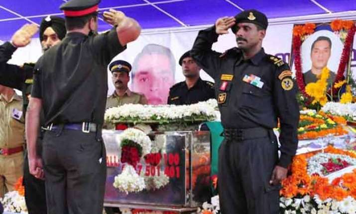thousands pay respect to nsg commando niranjan e.k.