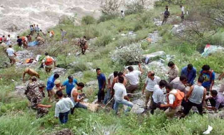 seven killed 26 missing as bus falls into himachal river