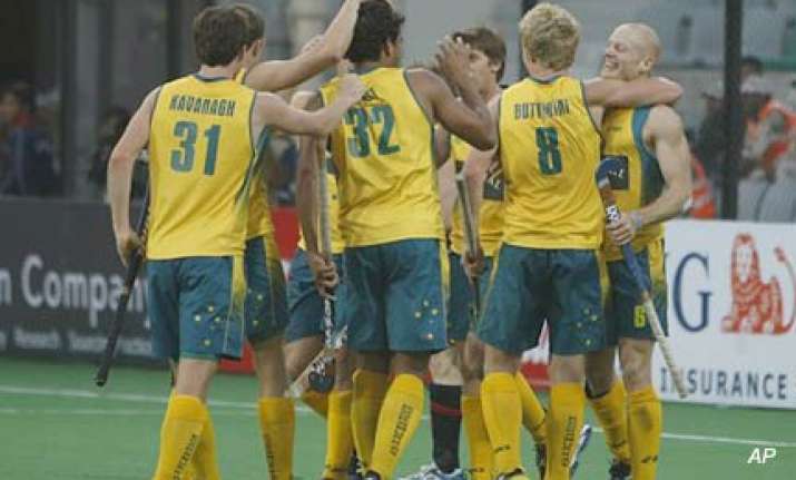 australia edge past spain 2 0 move closer towards semis