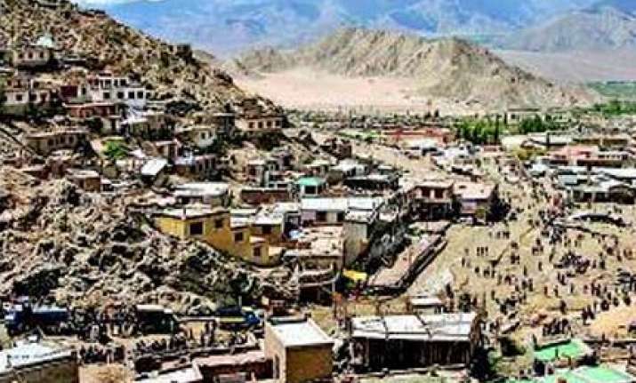 rumbling mudslide alerted hundreds to escape death in leh