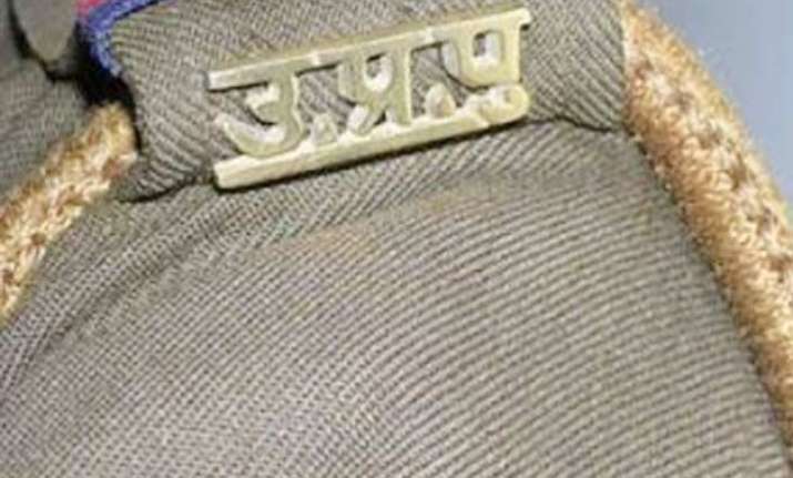 police constable shot at in agra