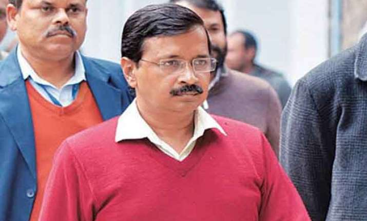 kejriwal assures traders against harassment