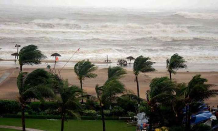 cyclone hudhud ecor keeps prs counter open till 2200 hrs