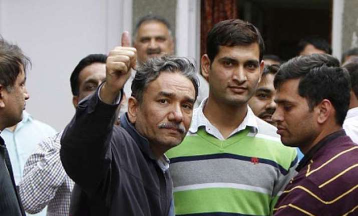 corporate espionage it s a rs 10 000 crore scam says