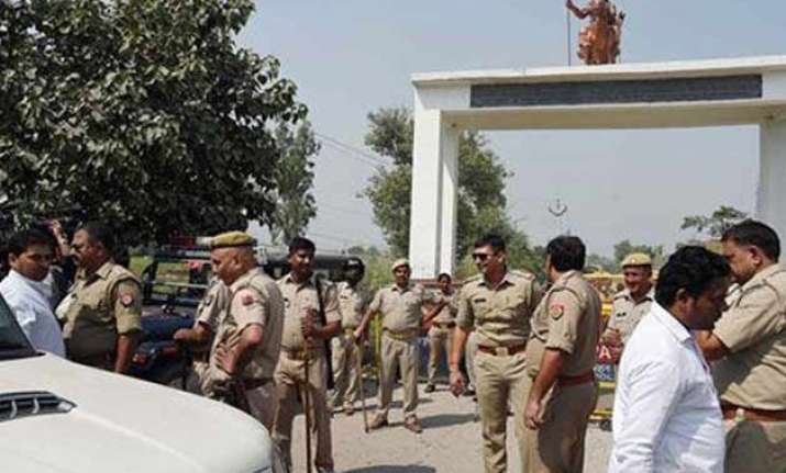 dadri family moves to delhi peace march held in village