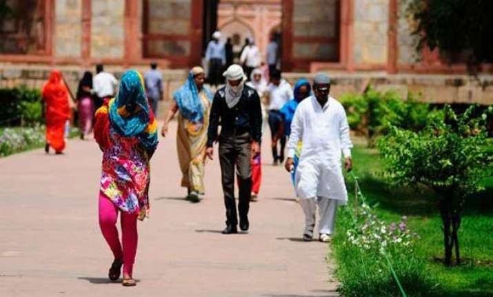 mercury crosses 40 deg c mark in north india