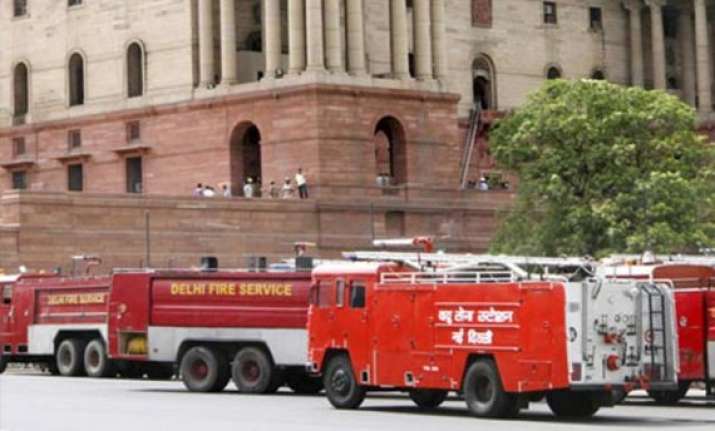 delhi fire department gets 293 calls on diwali