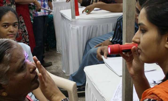 indian americans raise usd 75 000 for eye hospital in bihar