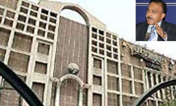 delhi court rejects cbi s clean chit to amod kanth