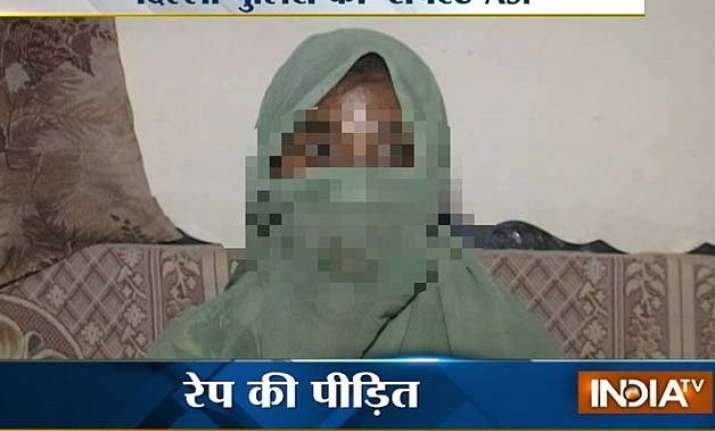 delhi cop rapes friend s maid at gunpoint arrested