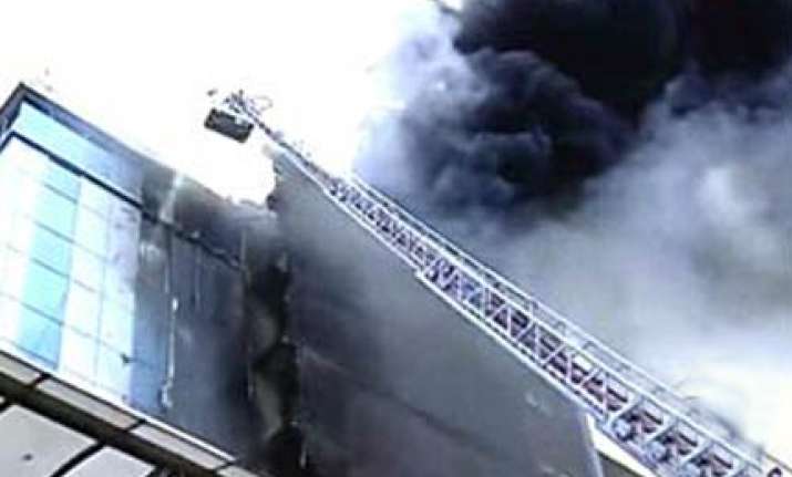 fire in mumbai high rise 10 rescued