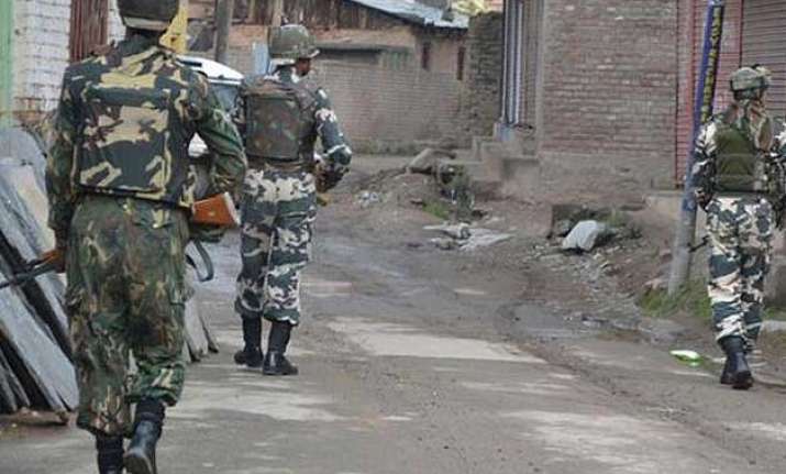 2 armymen injured in j k as earthquake jolts north india