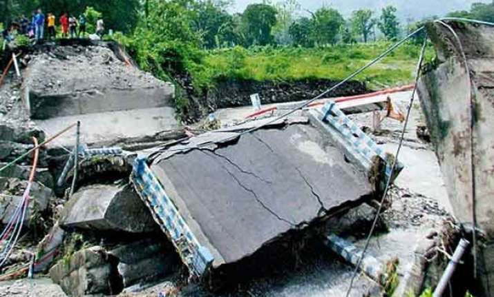 darjeeling landslide toll increases to 40 16 persons missing