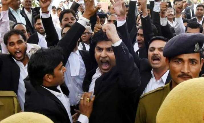 patiala house clash bci to take action against guilty