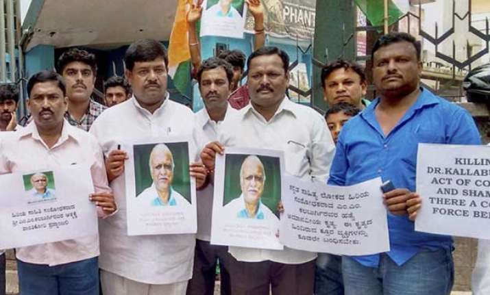 to protest kalburgi murder 17 year old returns karanataka