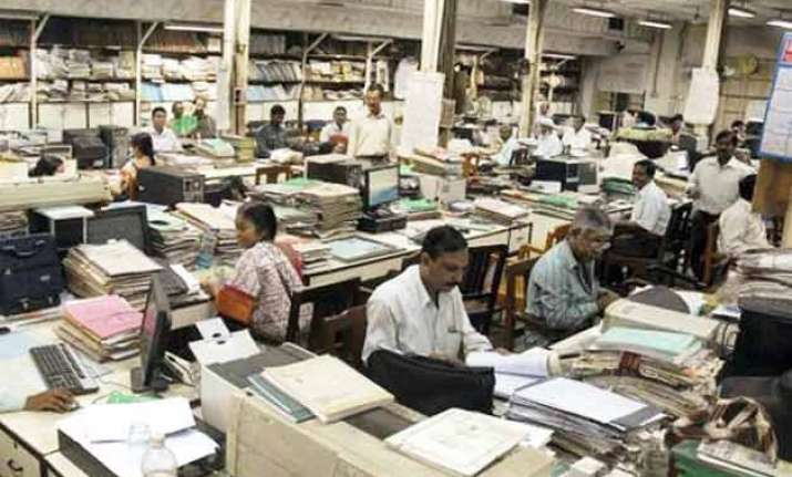 babus need govt nod before accepting gifts of over rs 5 000