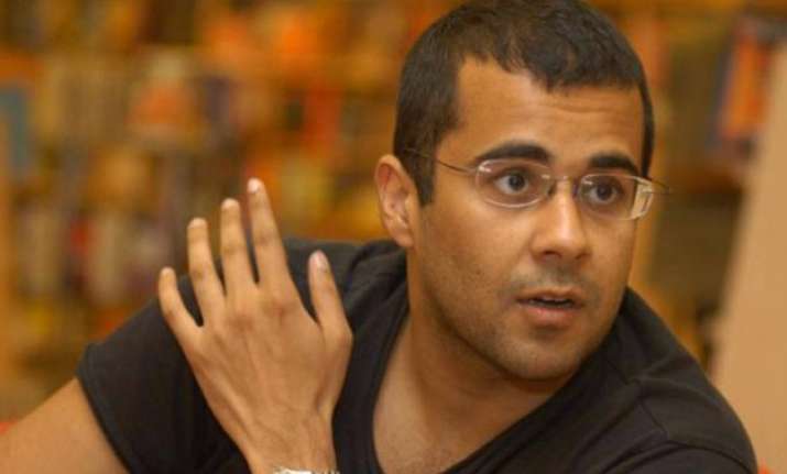 award wapsi has become fashion says chetan bhagat