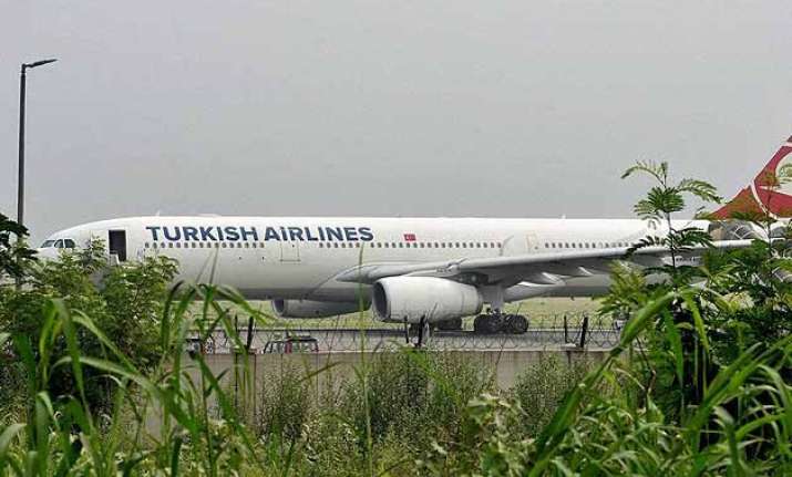 turkish airlines plane cleared for take off no bomb found