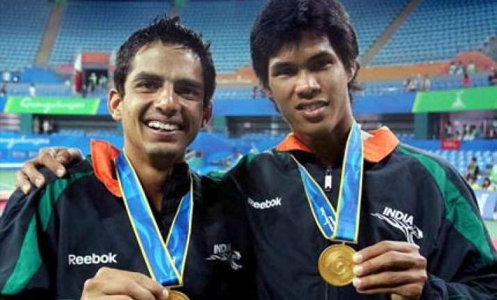 somdev takes centrestage india maintains 8th spot on table