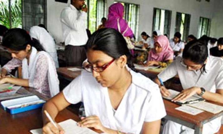hsc paper leaked on whatsapp 30 minutes before exam start