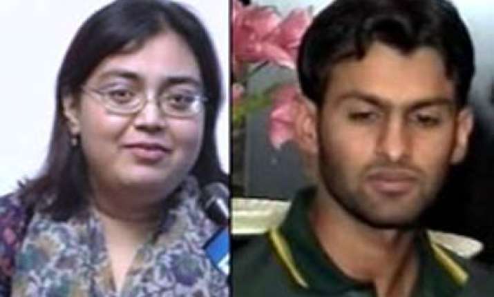 I Have Witness To Prove Staying With Shoaib At A Hotel: Ayesha | India ...