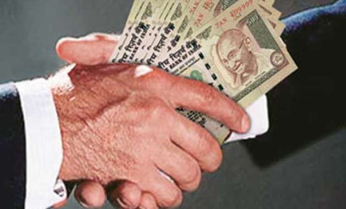 aap demands probe into corporate house bribes