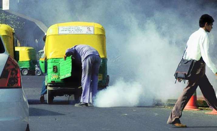 delhi govt aims to make city roads dust free