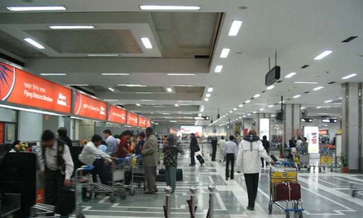 500 passengers face hardship at igi airport due to flight