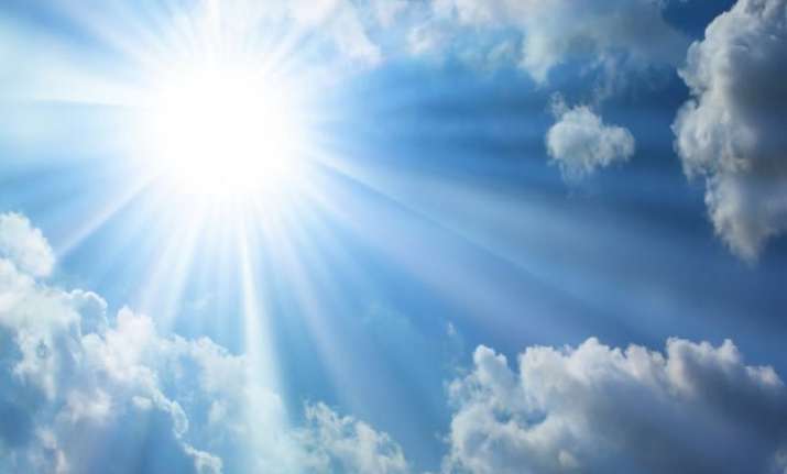 delhiites wake up to sunny morning today